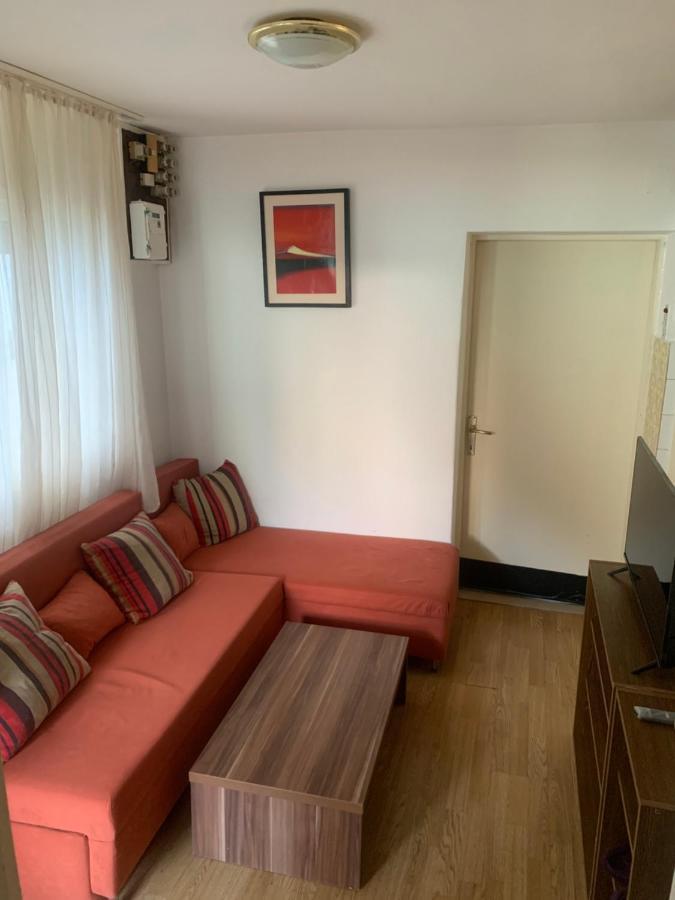Cheerfull 2-Bedroom With Patio. Close To All Ameneties. Zagreb Buitenkant foto